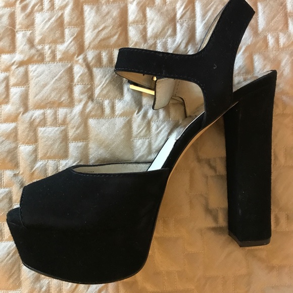 Michael Kors sandals, suede, size 8. - Picture 1 of 4